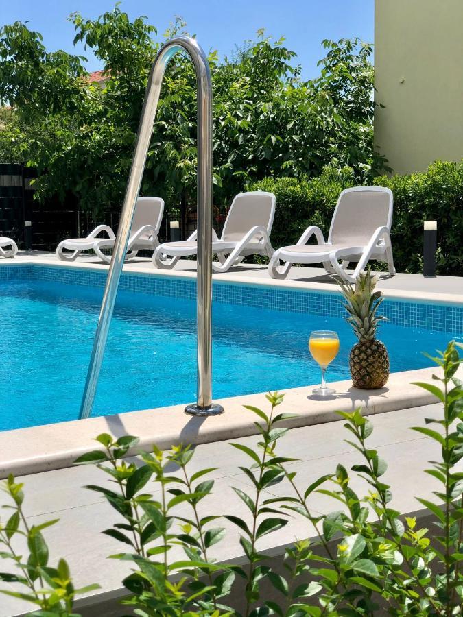Seka Apartments With A Pool คาชเตลา ภายนอก รูปภาพ