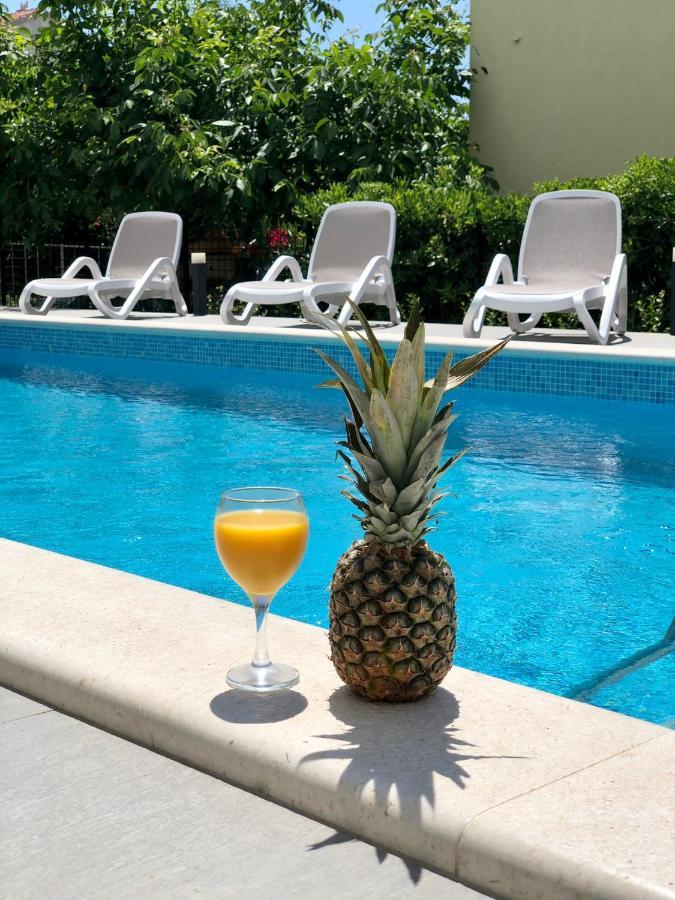 Seka Apartments With A Pool คาชเตลา ภายนอก รูปภาพ