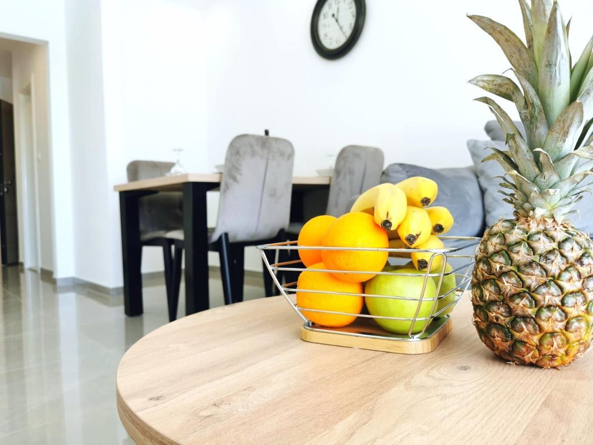Seka Apartments With A Pool คาชเตลา ภายนอก รูปภาพ