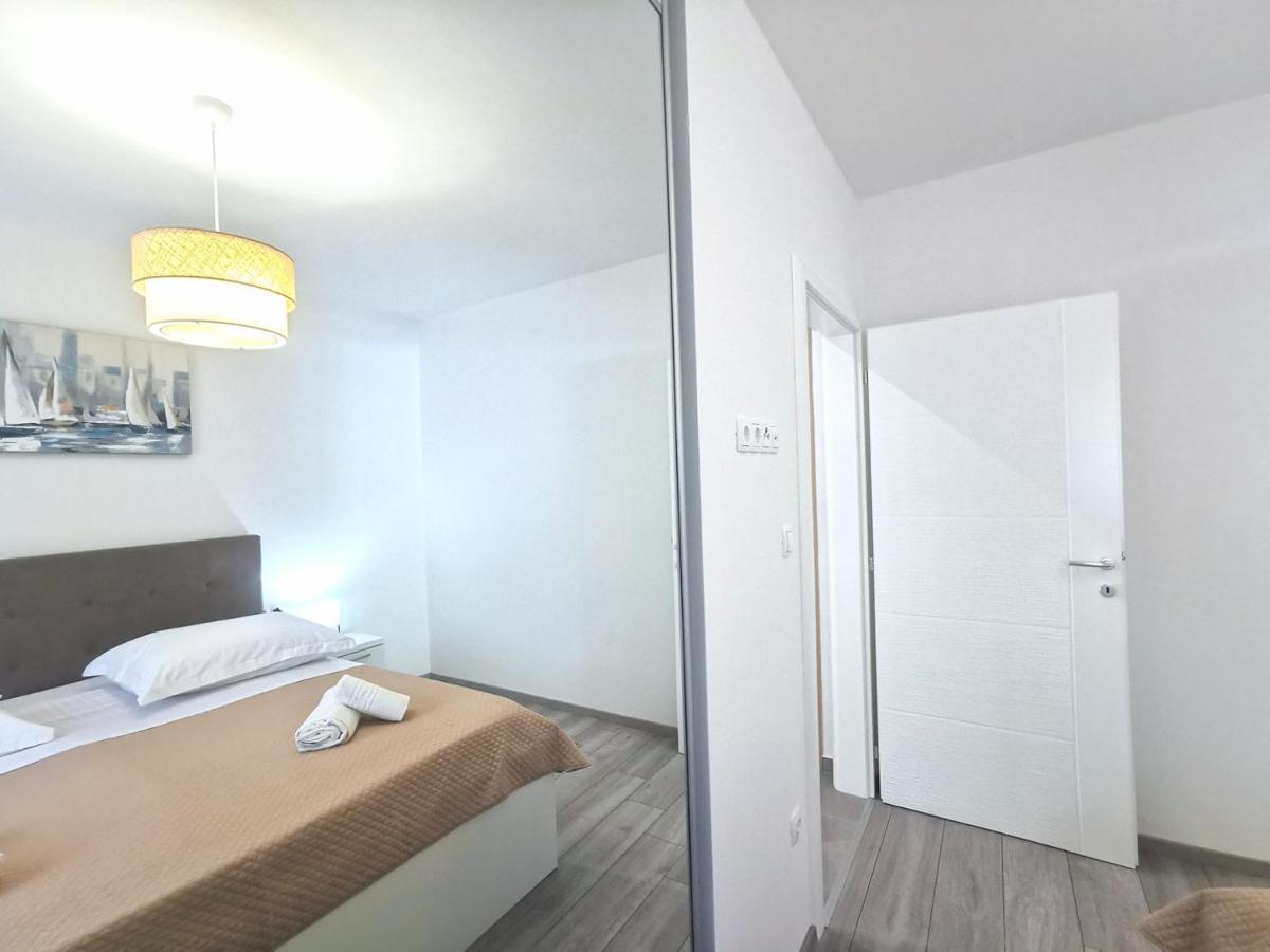 Seka Apartments With A Pool คาชเตลา ภายนอก รูปภาพ