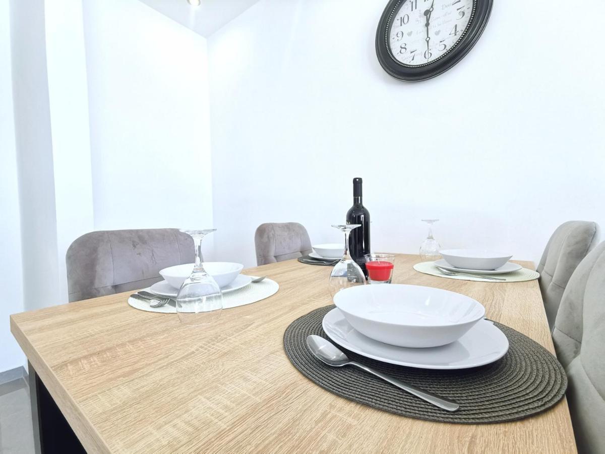 Seka Apartments With A Pool คาชเตลา ภายนอก รูปภาพ