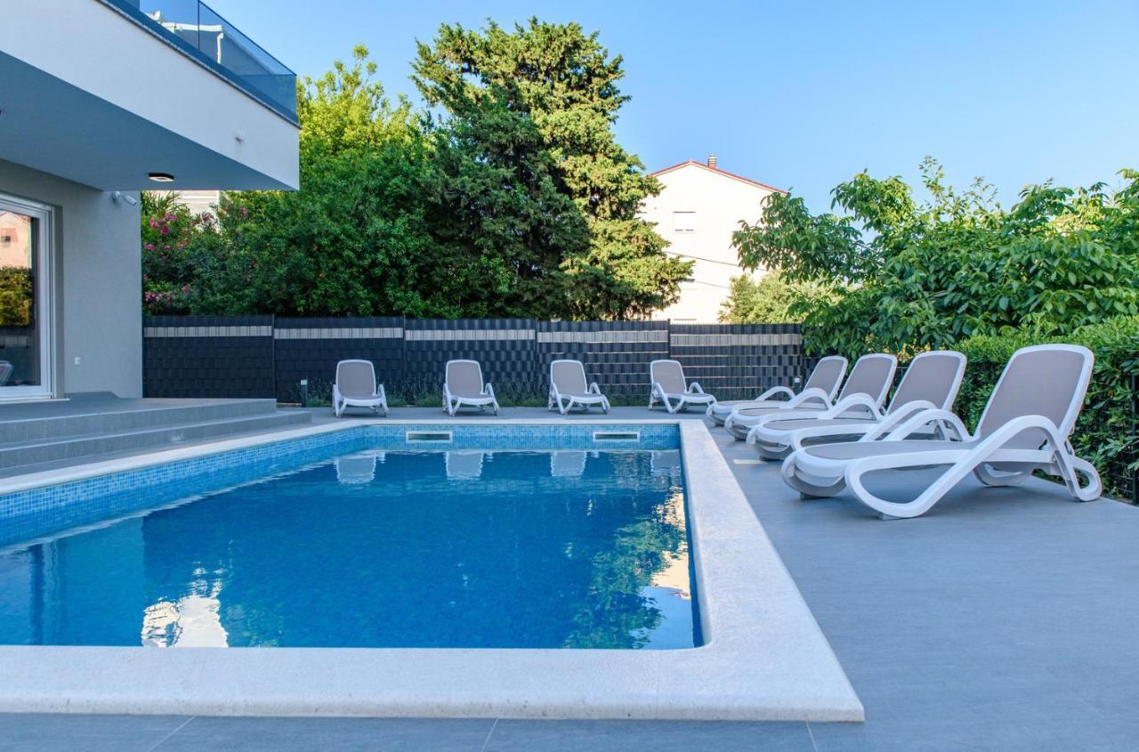 Seka Apartments With A Pool คาชเตลา ภายนอก รูปภาพ