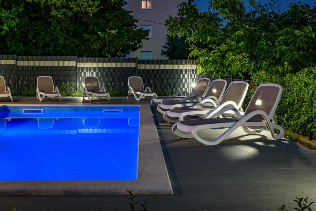 Seka Apartments With A Pool คาชเตลา ภายนอก รูปภาพ